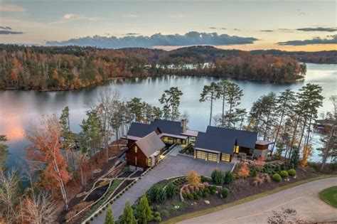 https://luxury-houses.net/wp-content/uploads/2024/11/Prestigious-Lakefront-Living-Stunning-Estate-in-The-Reserve-at-Lake-Keowee-South-Carolina-Listed-at-10899000-1-768x511.jpg?utm_source=chatgpt.com