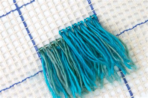 Using a Latch Hook 的图像结果