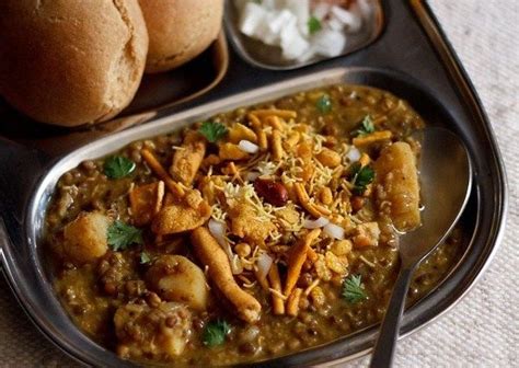 Mumbai street food: 12 best things to eat