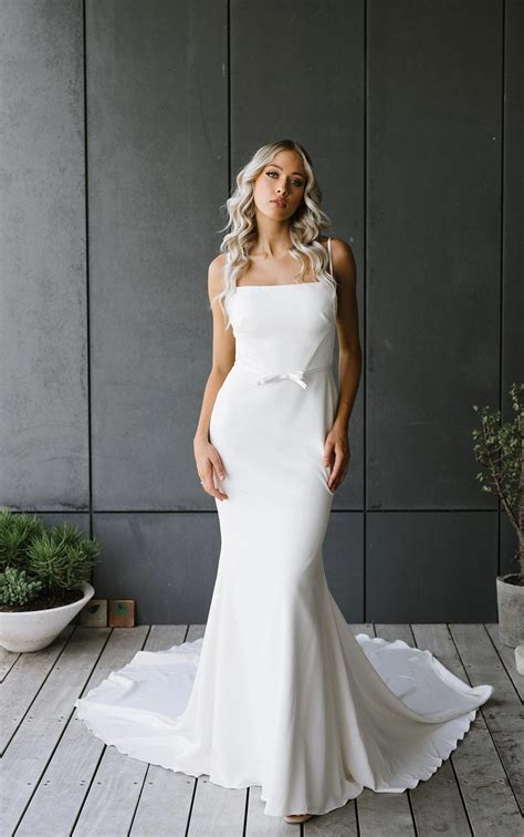 Simple Sheath Wedding Dress | Martina Liana Wedding Dresses