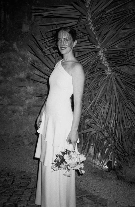 Classy Bride 的图像结果