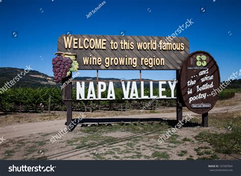 Napa Valley Sign Stock Photo 107587004 | Shutterstock
