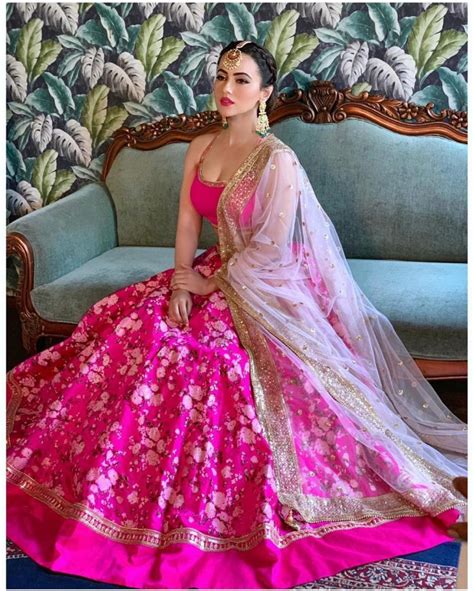 10 Photos That Prove Sana Khaan Is The Style Icon We All Need ...