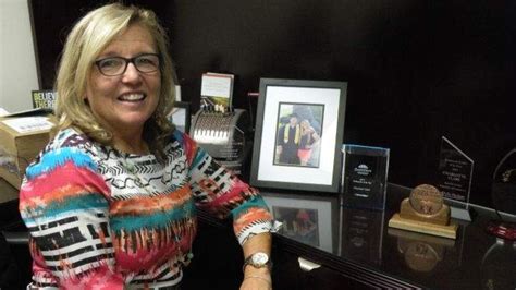 100 Women create caring through simple process