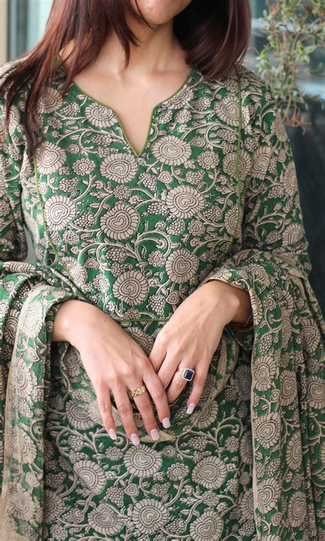 Best Sellers – Baareeki