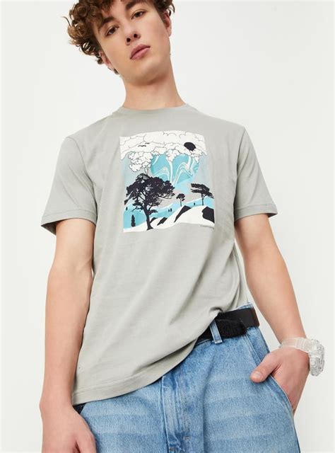 Buy Men Graphic Printed Slim Fit T-shirt Online at just Rs. 249.0 ...