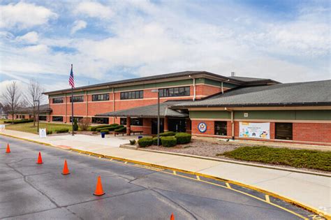 Buffalo Grove, IL City Guide | About Living in Buffalo Grove - Homes.com