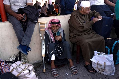Rafah crossing: What is happening at the Egypt-Gaza border? - Good Morning America