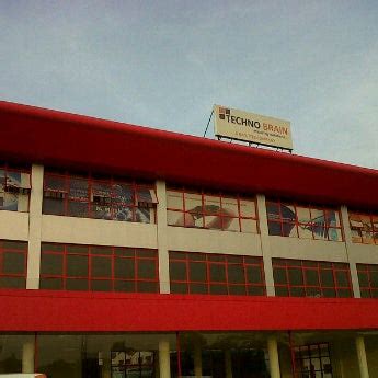 Red Commercial Complex 的图像结果