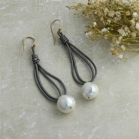 Leather Chord Pearl Earrings – Totapari