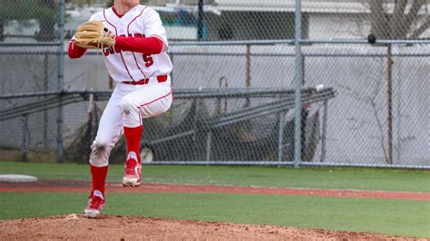 What is WHIP in Baseball? Breaking Down This Key Pitching Statistic ...