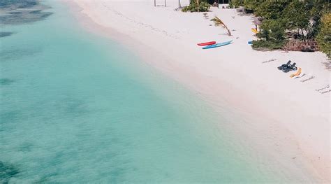 CORALLIUM SURF (Himmafushi Island) - Guesthouse Reviews & Photos ...