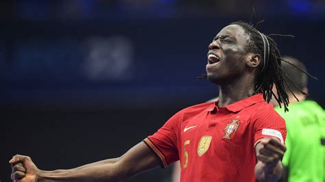 Portugal se aferra a Zicky para remontar a España y clasificarse a la ...