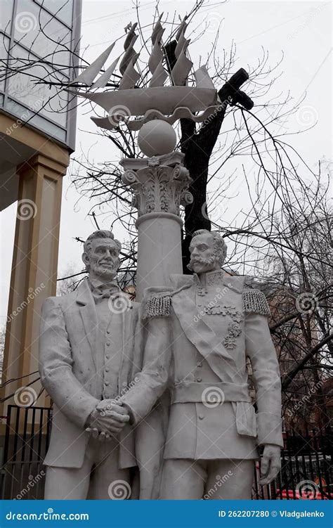 Sculpture `Handshake of Abraham Lincoln and Alexander II` by Alexander ...