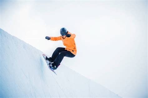 Snowboarding Halfpipe 的图像结果