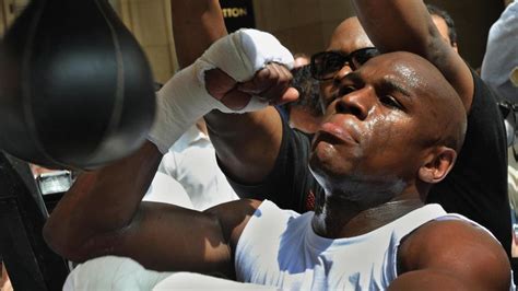 Floyd Mayweather 'couldn't care less about Manny Pacquiao camp ...