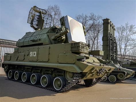 Зенитно-ракетный комплекс "ТОР" – ЗРК – Бронетехника – Вооружение