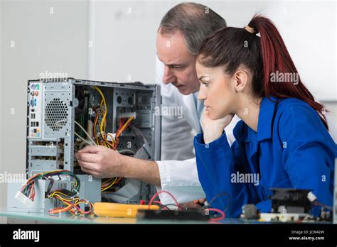 Computer Technician Training Tutorials for Beginners 的图像结果