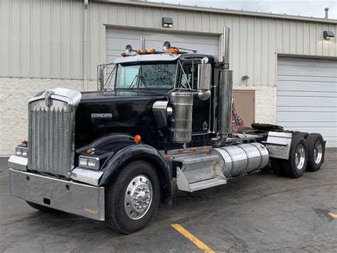 Kenworth W900 Day Cab