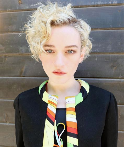 Julia Garner Nude Pics, Scenes and Porn 2024 - Scandal Planet