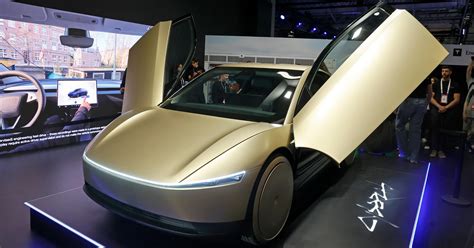 Tesla Stock Is In Tailspin After Error-Plagued Robotaxi Debu