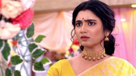 Jagadhatri TV Serial Online - Watch Tomorrow's Episode Before TV on ZEE5
