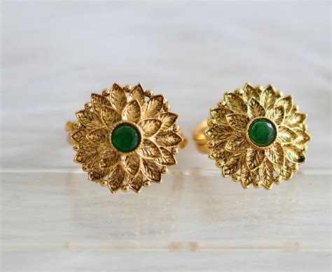 Antique gold tone green stone flower toe ring dj-43873 – dreamjwell