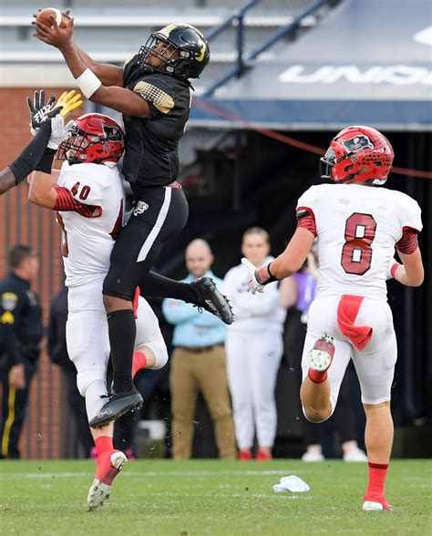 Fyffe football wins title by giving Brodie Hicks the ball 45 times