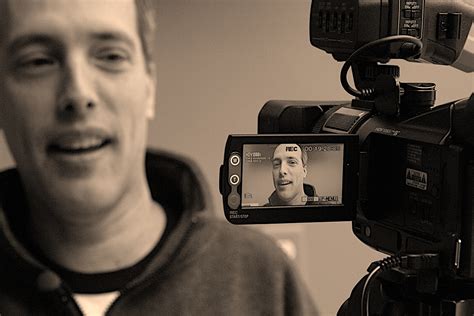 Interview Mid Shot 的图像结果