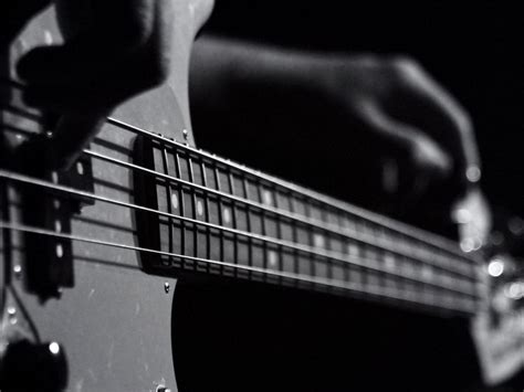 Download wallpaper 800x600 guitar, bas-guitar, strings, hands, music ...