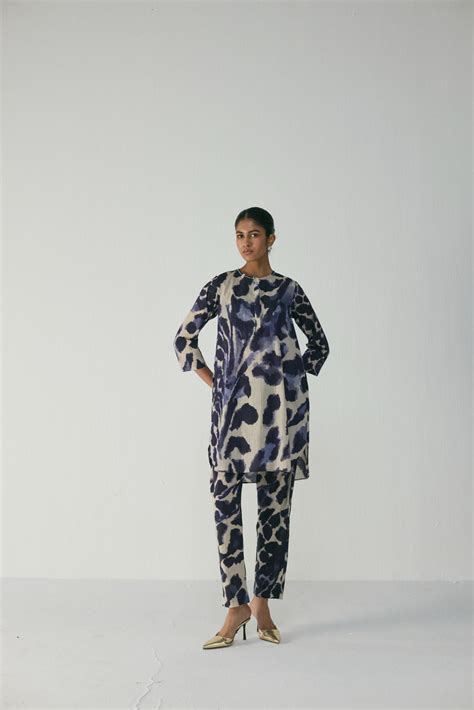 Samburu Short Kurta Set – Shuffling Suitcases