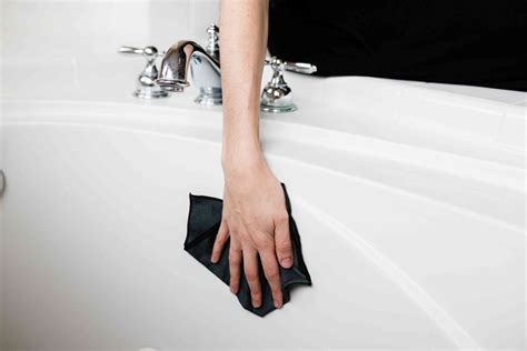 How to Clean a Jetted Tub