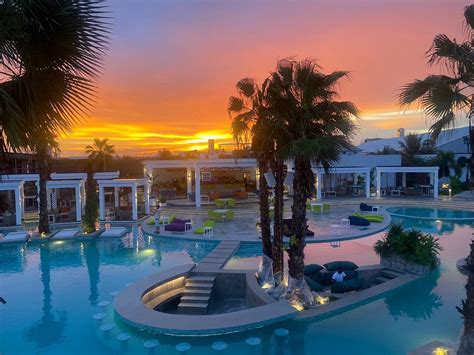 Breezes Beach Club