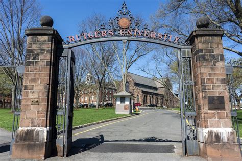 How to Get Into Georgetown Law School (2025) – Acceptance Rate, Ranking, Tuition, & Class ...