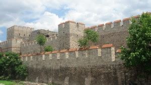 Development of the Awe-inspiring Triple Walls of Constantinople | War ...