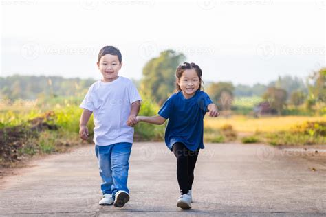 Running Children 的图像结果