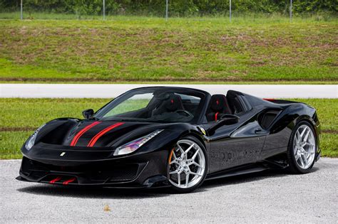 Black Ferrari Spider 2022