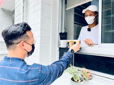 Singaporeans Are Now Selling Coffee & Nasi Lemak From Their HDB: What ...