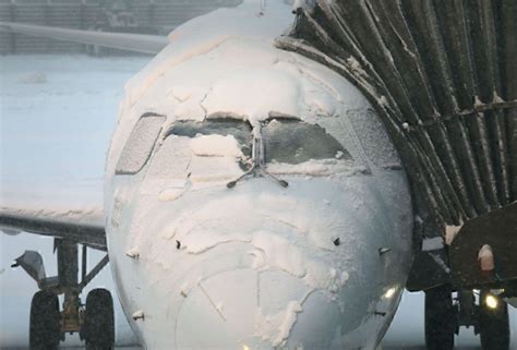 Winter storm puts airlines to the test. Here's what travelers need to know