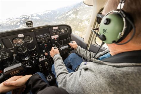 Seaplane Introduction to Flight Experience - Sea To Sky Air Squamish