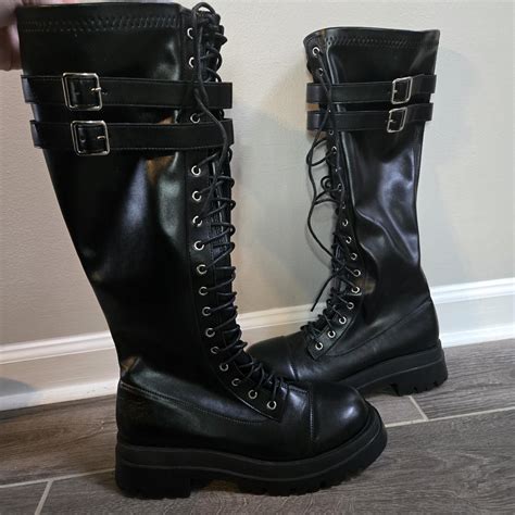 Size 8 womens black boots never worn - Depop