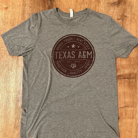 Texas a&m shirt Size Large - Depop