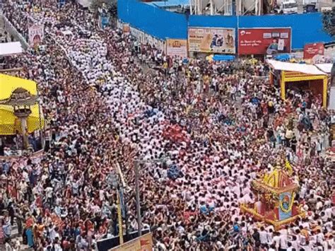 Elephant goes out of control in Ahmedabad Jagannath Rath Yatra... Ran ...