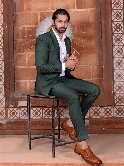 Fetching Dark Green Color Men's Single Breasted Designer Suit - VJV Now ...