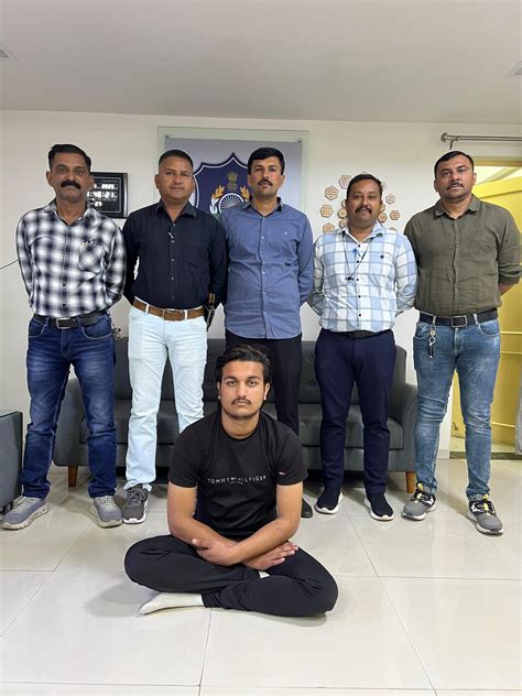 ધો.12ની છાત્રા સાથે મિત્રતા કેળવી વિધર્મી વાનચાલકે આચર્યુ દુષ્કર્મ ...