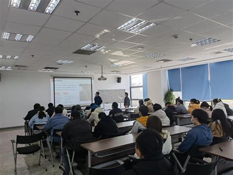 商学院：组织部分19级毕业生前往滁州惠科光电科技有限公司参观学习-商学院-滁州职业技术学院