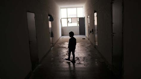 Left Out Alone 的图像结果