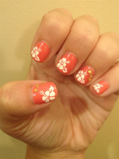 Hibiscus Nails! for Hawaii | Hawaiian flower nails, Hawaiian nails ...