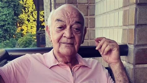 José Santana, dublador de Chuck Norris, morre aos 83 anos - Rolling ...