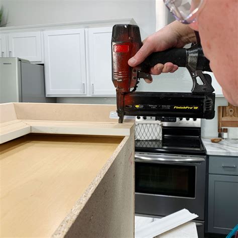 How To Install Kitchen Wall Cabinets With Crown Molding | www ...